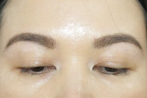 Benefit-They're-Real-Tinted-Eyelash-Primer-Before