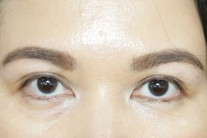 Benefit-They're-Real-Tinted-Eyelash-Primer-Before2