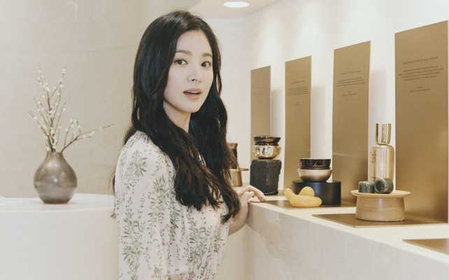 Song Hye Kyo at Sulwhasoo Spa Boutique ION Orchard Singapore_1