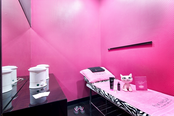 Pink Parlour Ruang Treatment