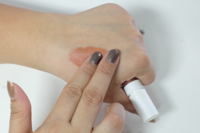 Tips Pakai Liquid Lipstick untuk Blush On-4