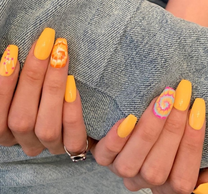 Image result for Bella Hadid nail art kuning