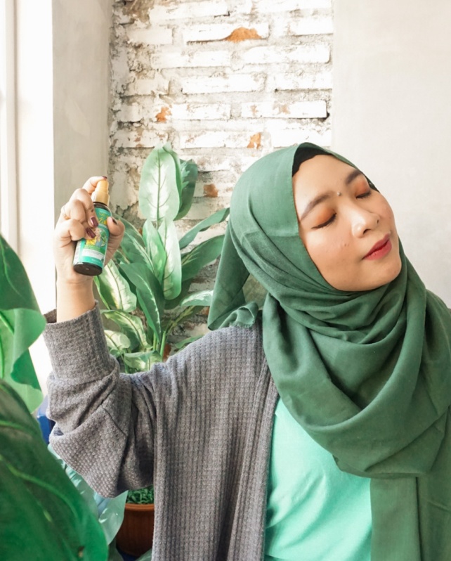 PERAWATAN RAMBUT HIJAB DI CUACA PANAS Rambut bau saat memakai hijab