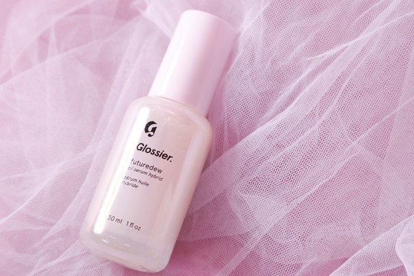 Review Glossier Futuredew