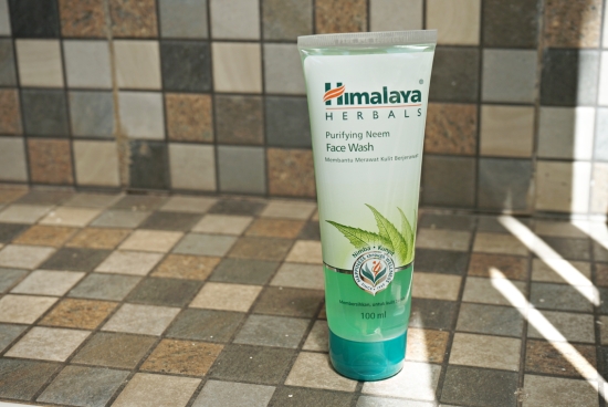 Review Himalaya Purifying Neem Facial Wash 8