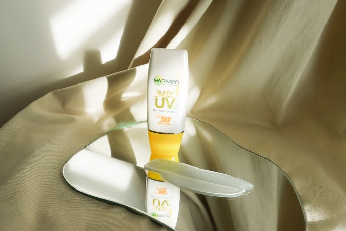Garnier Light Complete Super UV Spot-proof Sunscreen 3